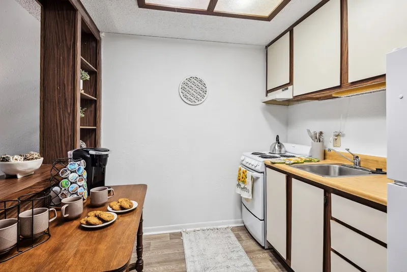 Lake Ridge Village photo 8