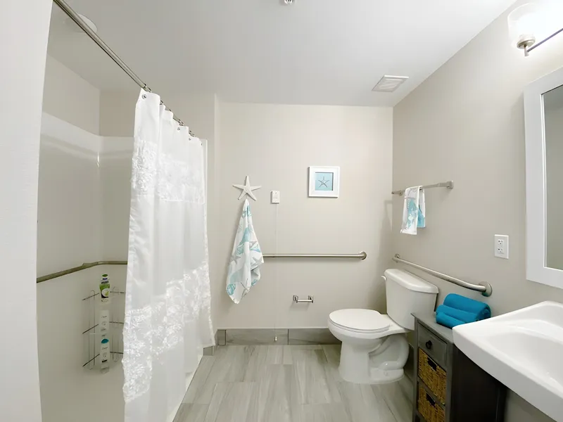 Lakeshore Manor at Lake Jackson photo 4