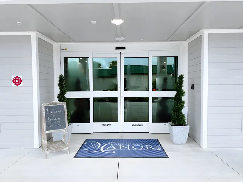 Lakeshore Manor at Lake Jackson photo 7