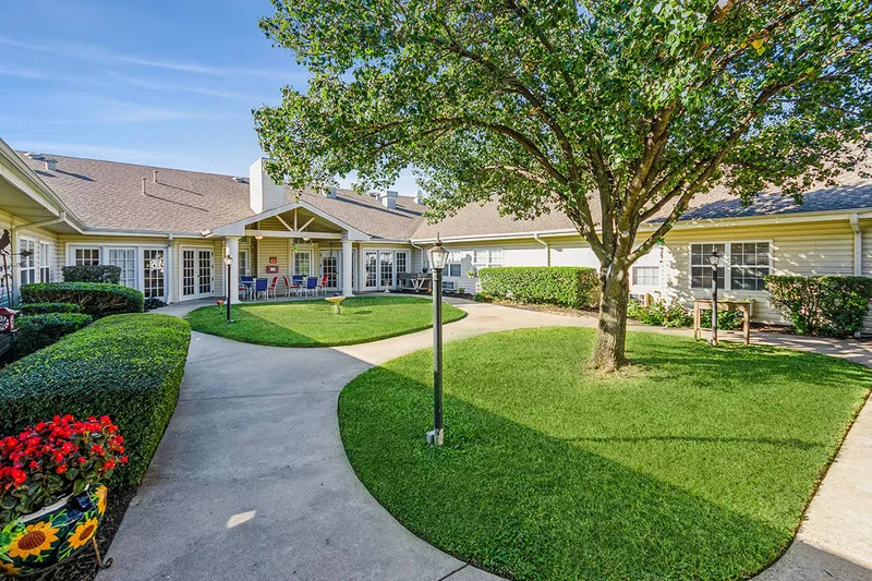 Lakewell Court photo 2