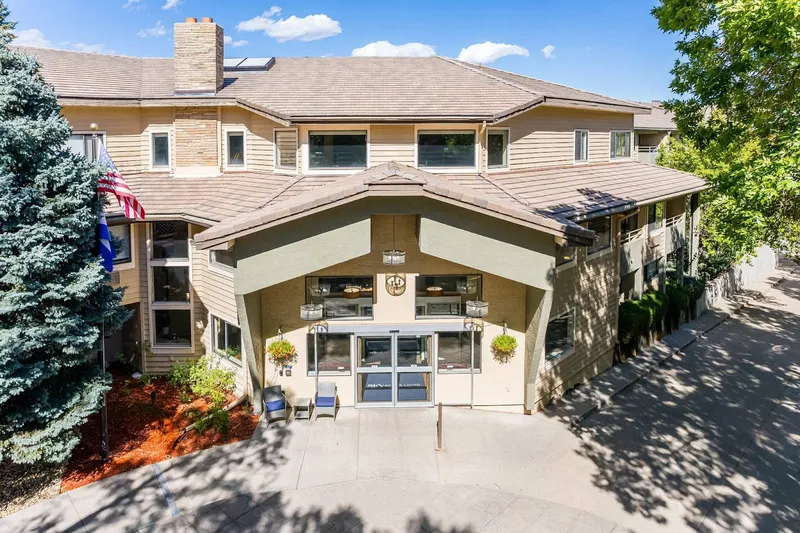 Lakewood Estates photo 3