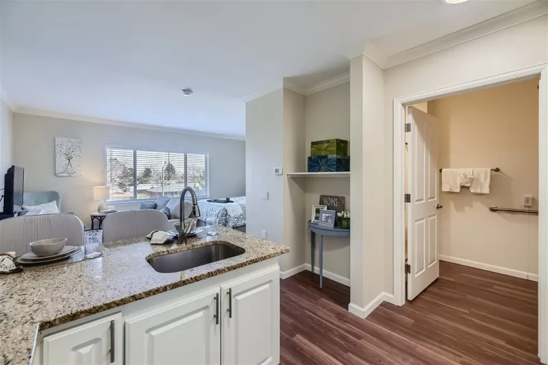 Lakewood Reserve Assisted Living & Memory Care photo 3