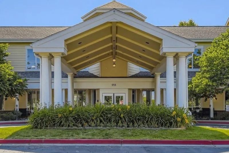 Lakewood Reserve Assisted Living & Memory Care photo 4