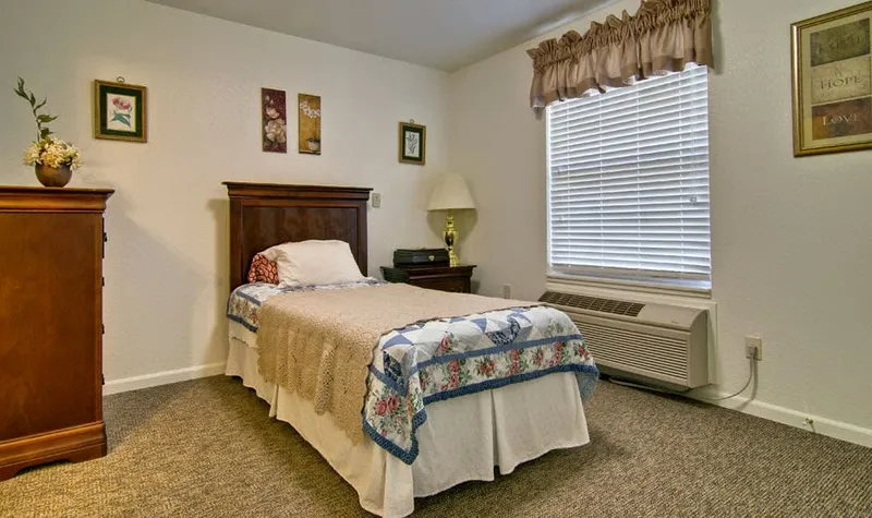 Lakewood Senior Living photo 3