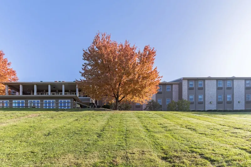 Laurel Pointe Senior Living photo 7