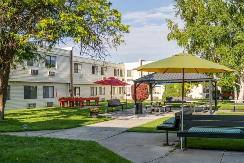 Lincoln Court Assisted & Senior Living photo 2