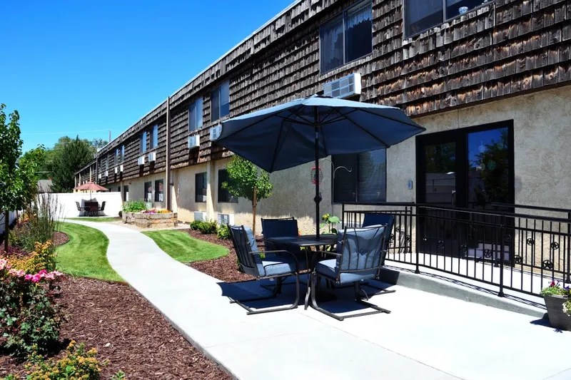 Lincoln Court Assisted & Senior Living photo 5