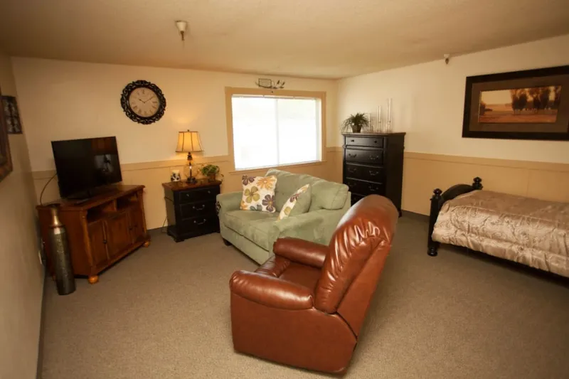 Lincoln Court Assisted & Senior Living photo 7