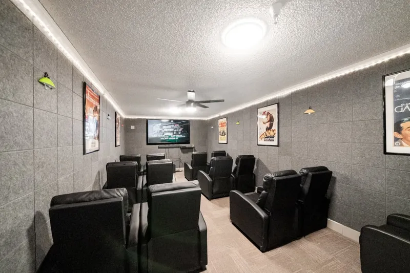 Lincoln Court Assisted & Senior Living photo 8