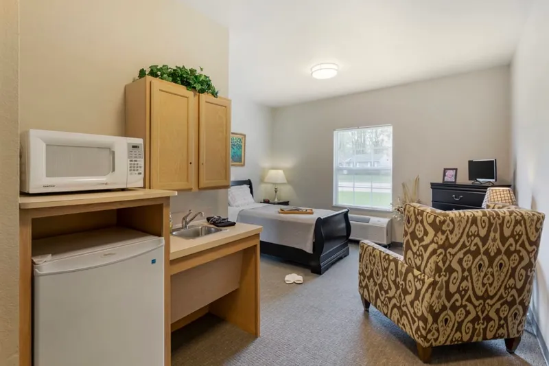 Lorain Estates photo 10