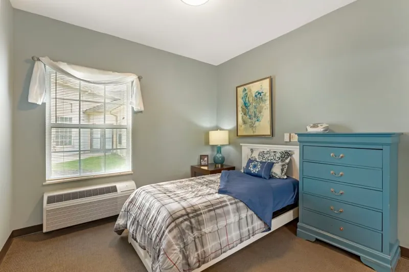 Lorain Estates photo 6