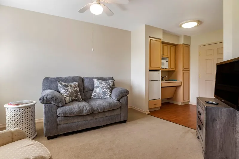 Lyndale Edmond Senior Living photo 10