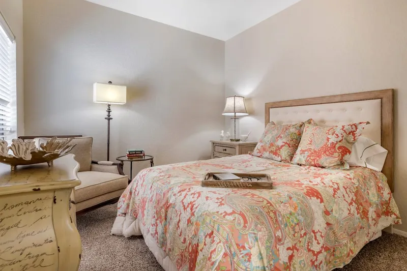 Lyndale Edmond Senior Living photo 2