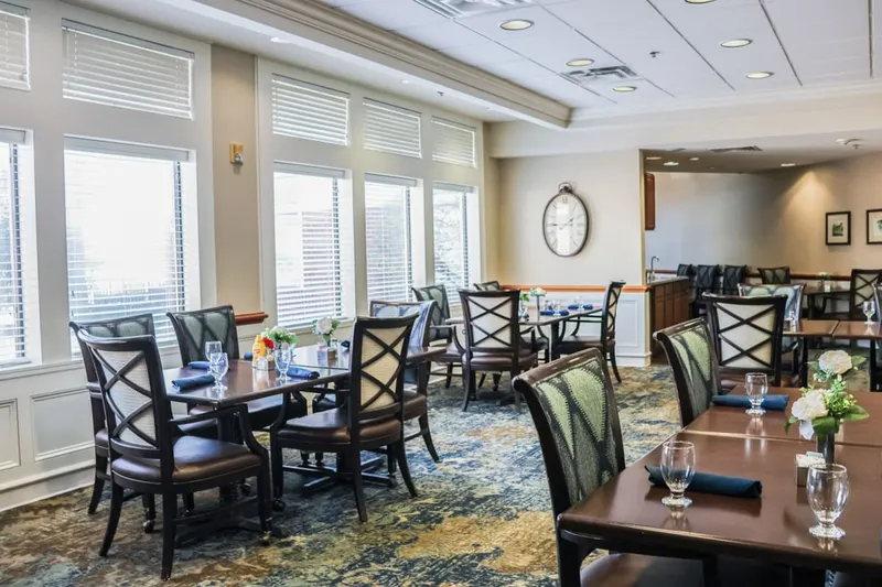 Lyndale Edmond Senior Living photo 6