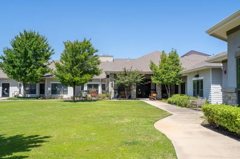 Lynridge of Arlington Assisted Living & Memory Care photo 6