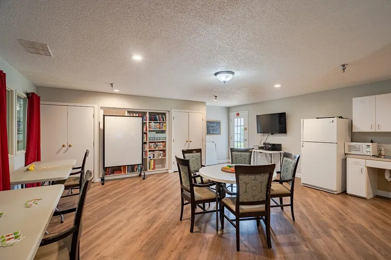 Mackenzie Court photo 2