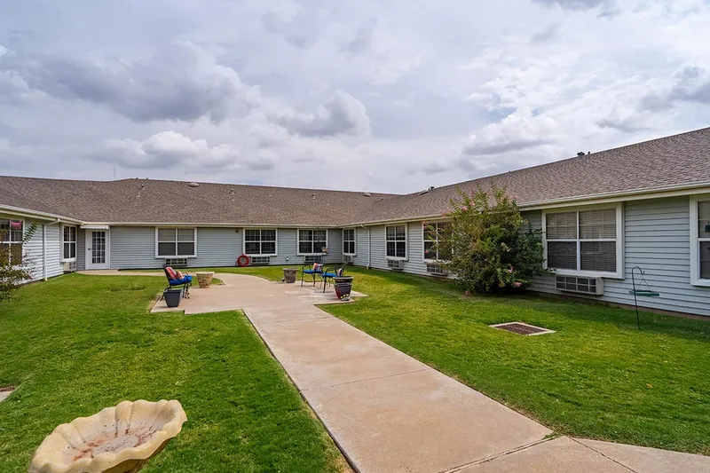 Mackenzie Court photo 3