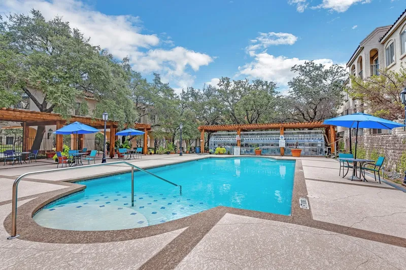 Madison Estates photo 2