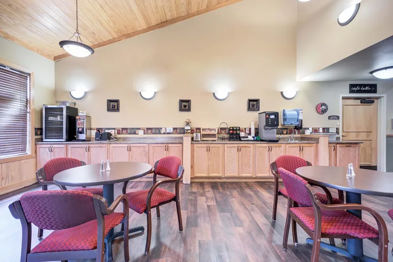 Majestic Rim Retirement Living - senior living in Payson, Arizona - photo 10
