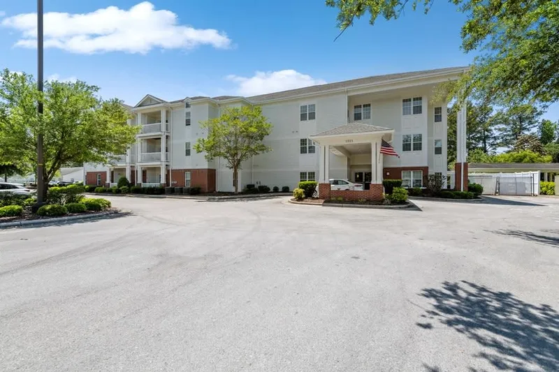 McCarthy Court photo 8