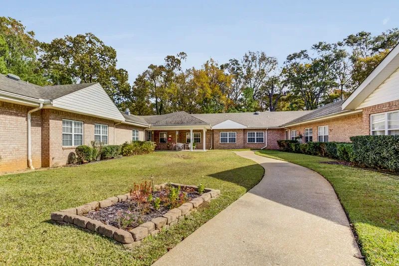 Meadowview Place photo 8