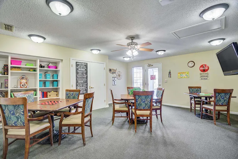 Meredith Court photo 3