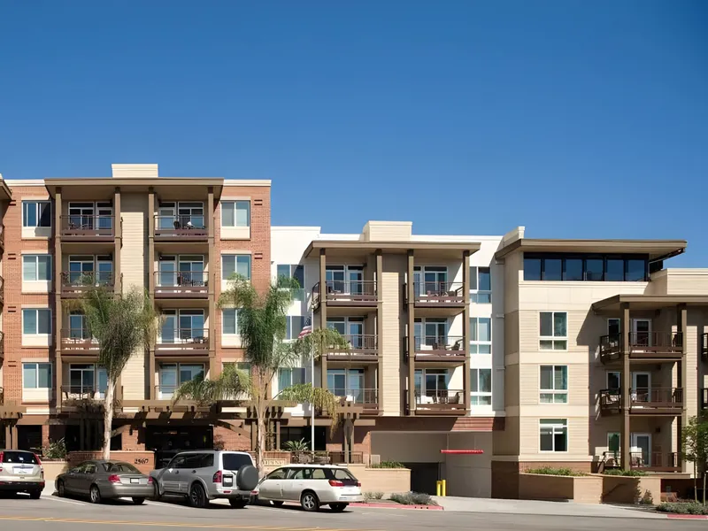 Merrill Gardens at Bankers Hill photo 2