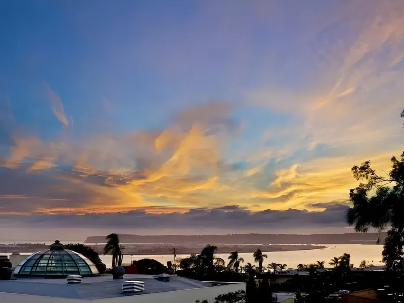 Merrill Gardens at Bankers Hill photo 5