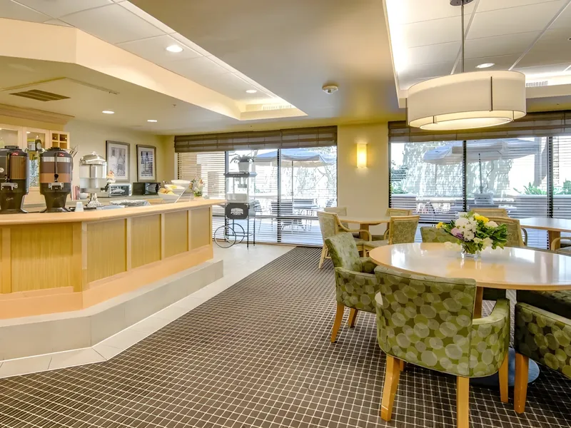 Merrill Gardens at Bankers Hill photo 7