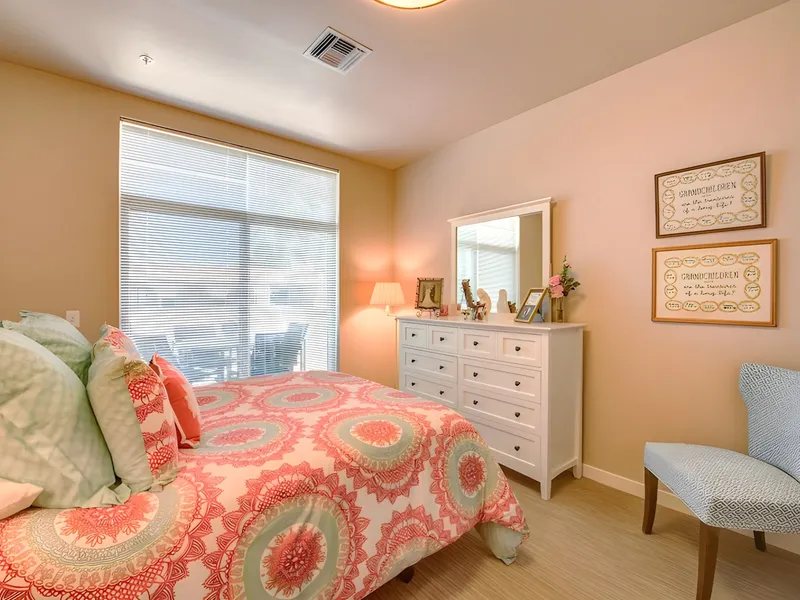 Merrill Gardens at Huntington Beach photo 3