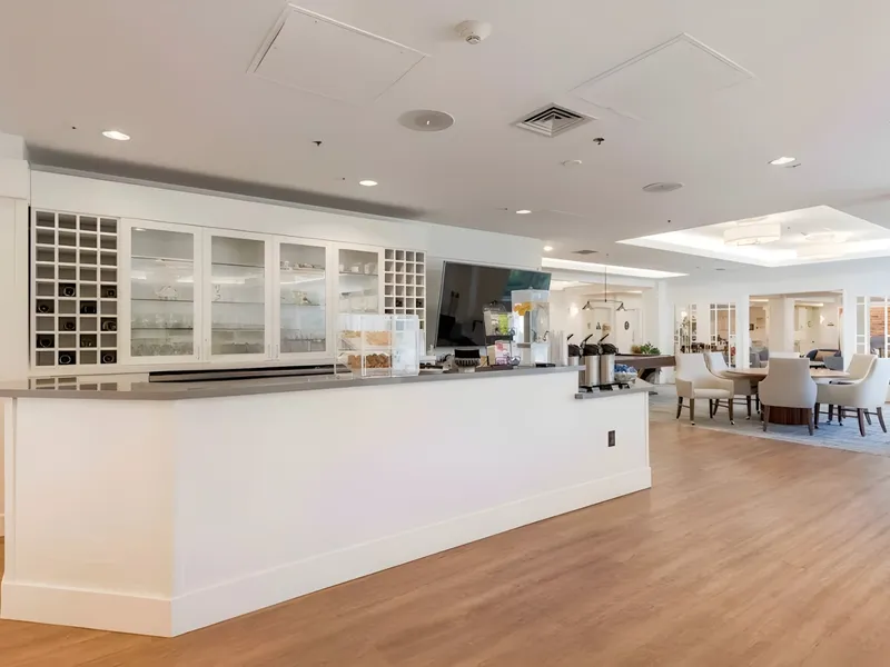 Merrill Gardens at Huntington Beach photo 7