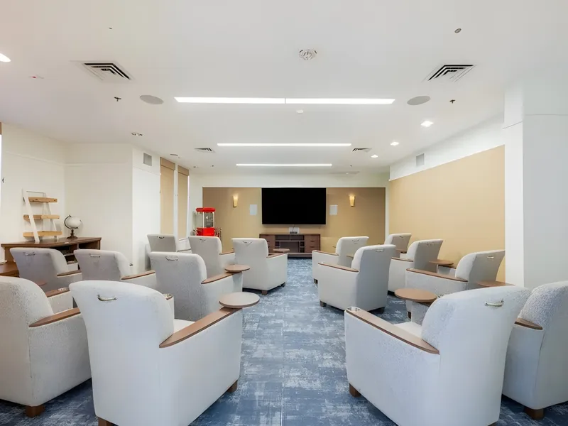 Merrill Gardens at Huntington Beach photo 9