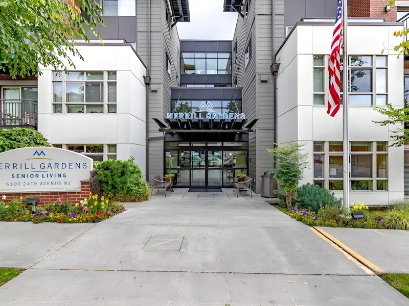 Merrill Gardens at The University photo 3