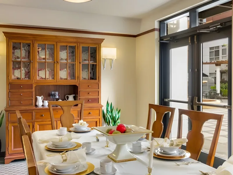 Merrill Gardens at The University photo 4