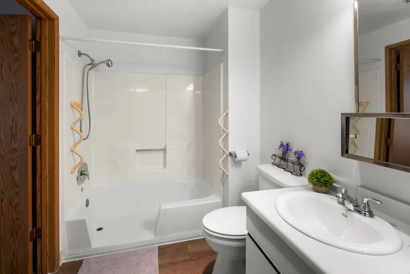 Mission Commons photo 2