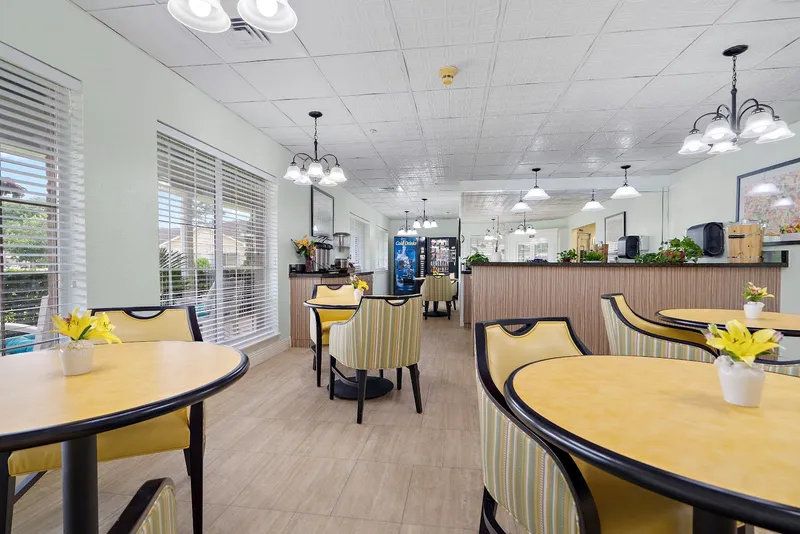 Morada Friendswood photo 4