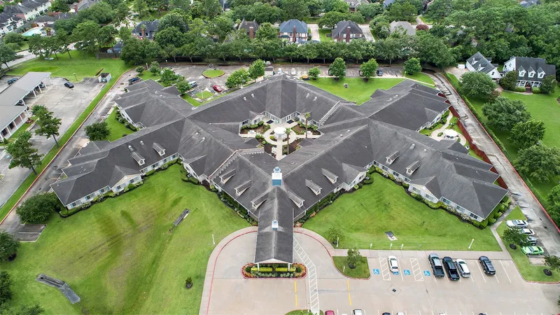 Morada Friendswood photo 8