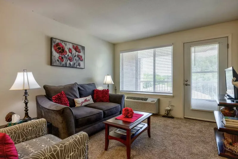 Morada Rogers photo 5