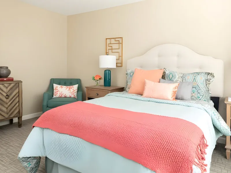 New Pond Village photo 2