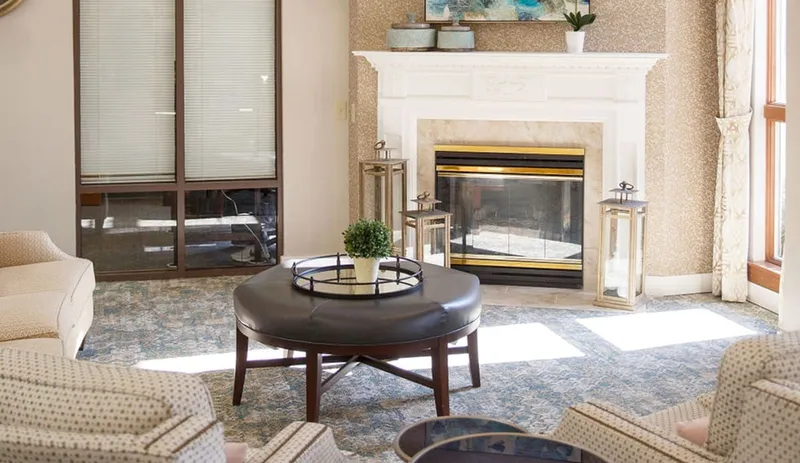 Oak Leaf Manor North Senior Living photo 3