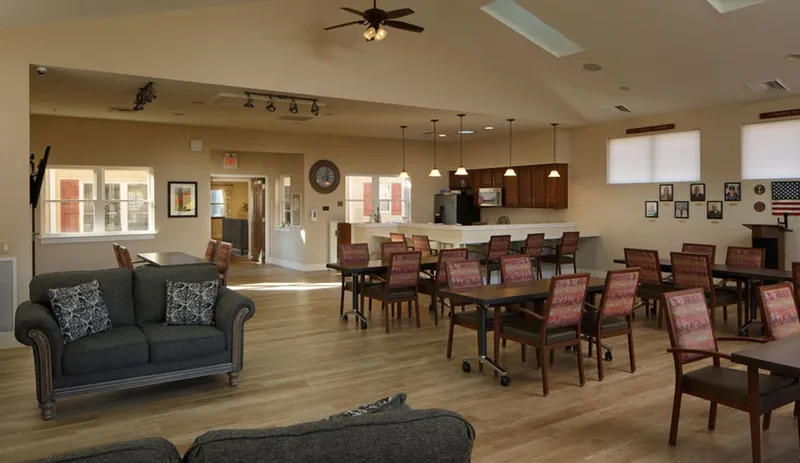 Oak Leaf Manor South Senior Living photo 2