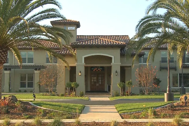 Oakmont of Fresno photo 4