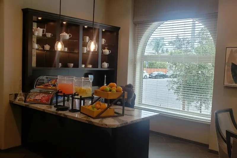 Oakmont of Huntington Beach photo 9