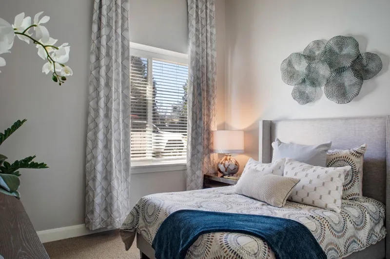 Oakmont of Redwood City photo 7