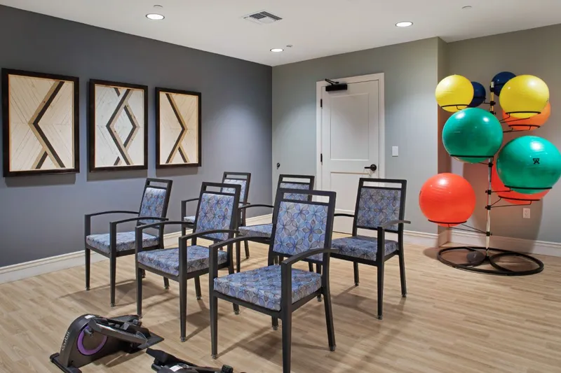 Oakmont of Redwood City photo 9