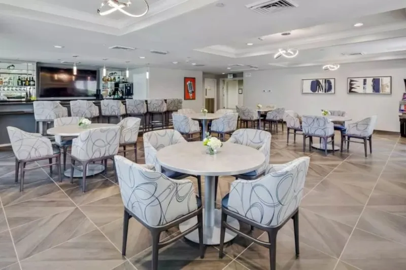 Oakmont of The Lakes photo 4