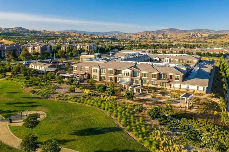 Oakmont of Valencia photo 2