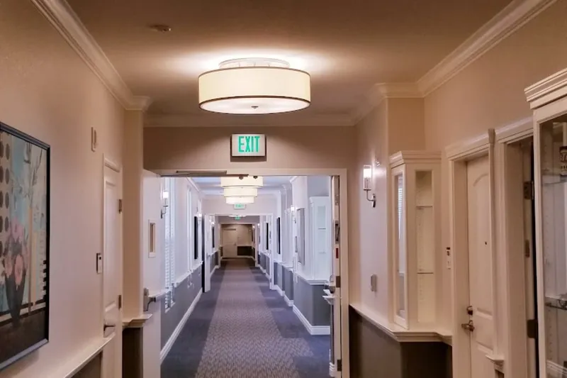 Oakmont of Valencia photo 5