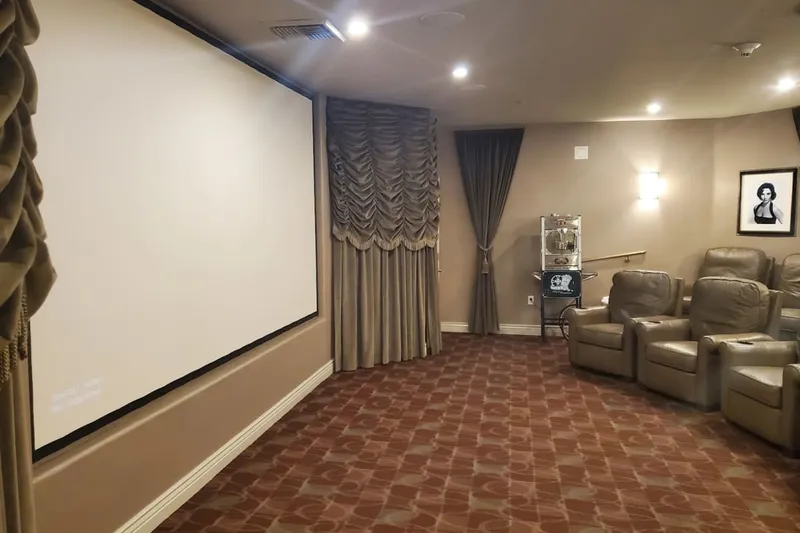 Oakmont of Whittier photo 4