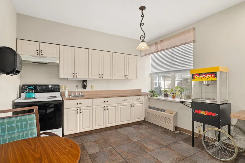 Ontario Estates photo 6